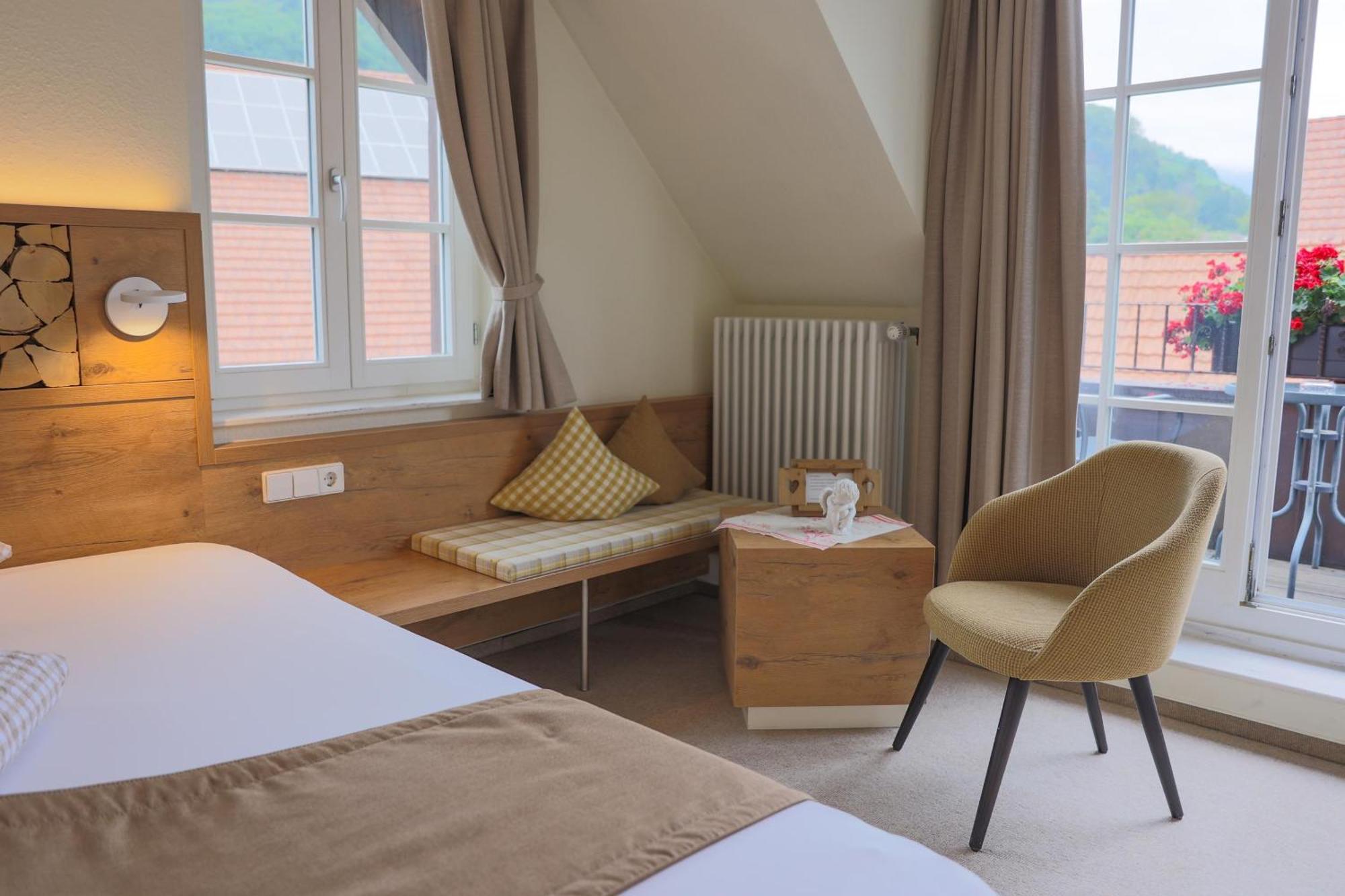 Hotel-Gasthaus Goldener Engel Glottertal Εξωτερικό φωτογραφία