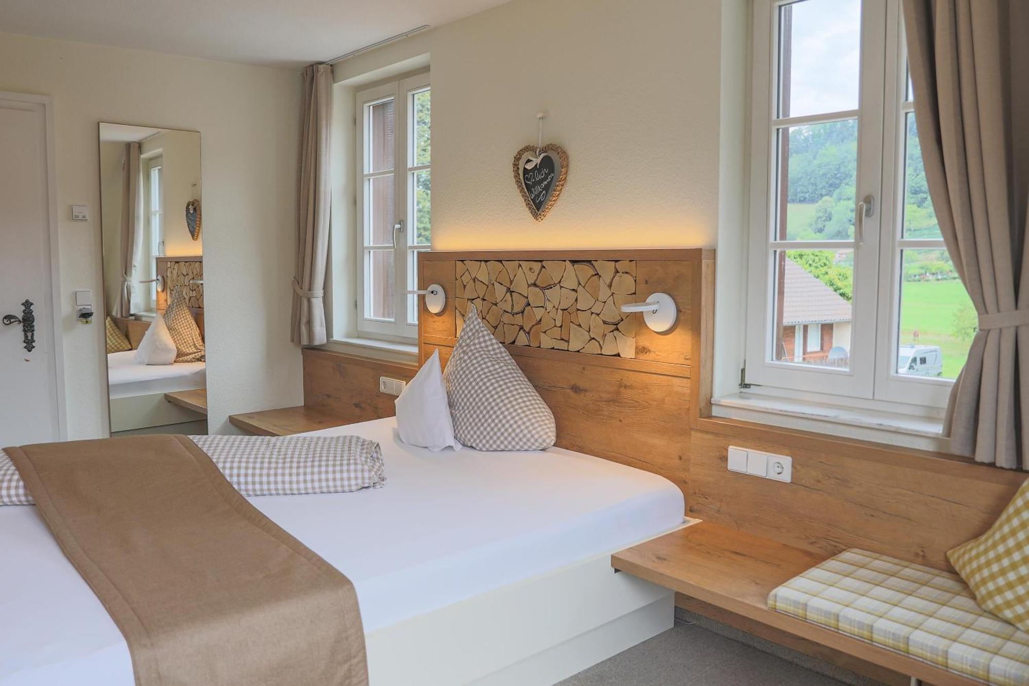 Hotel-Gasthaus Goldener Engel Glottertal Εξωτερικό φωτογραφία