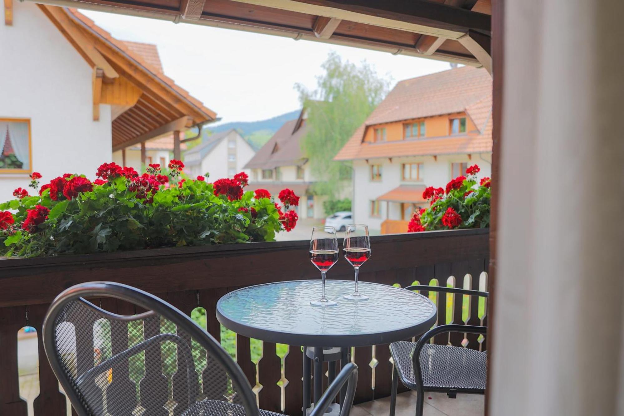 Hotel-Gasthaus Goldener Engel Glottertal Εξωτερικό φωτογραφία