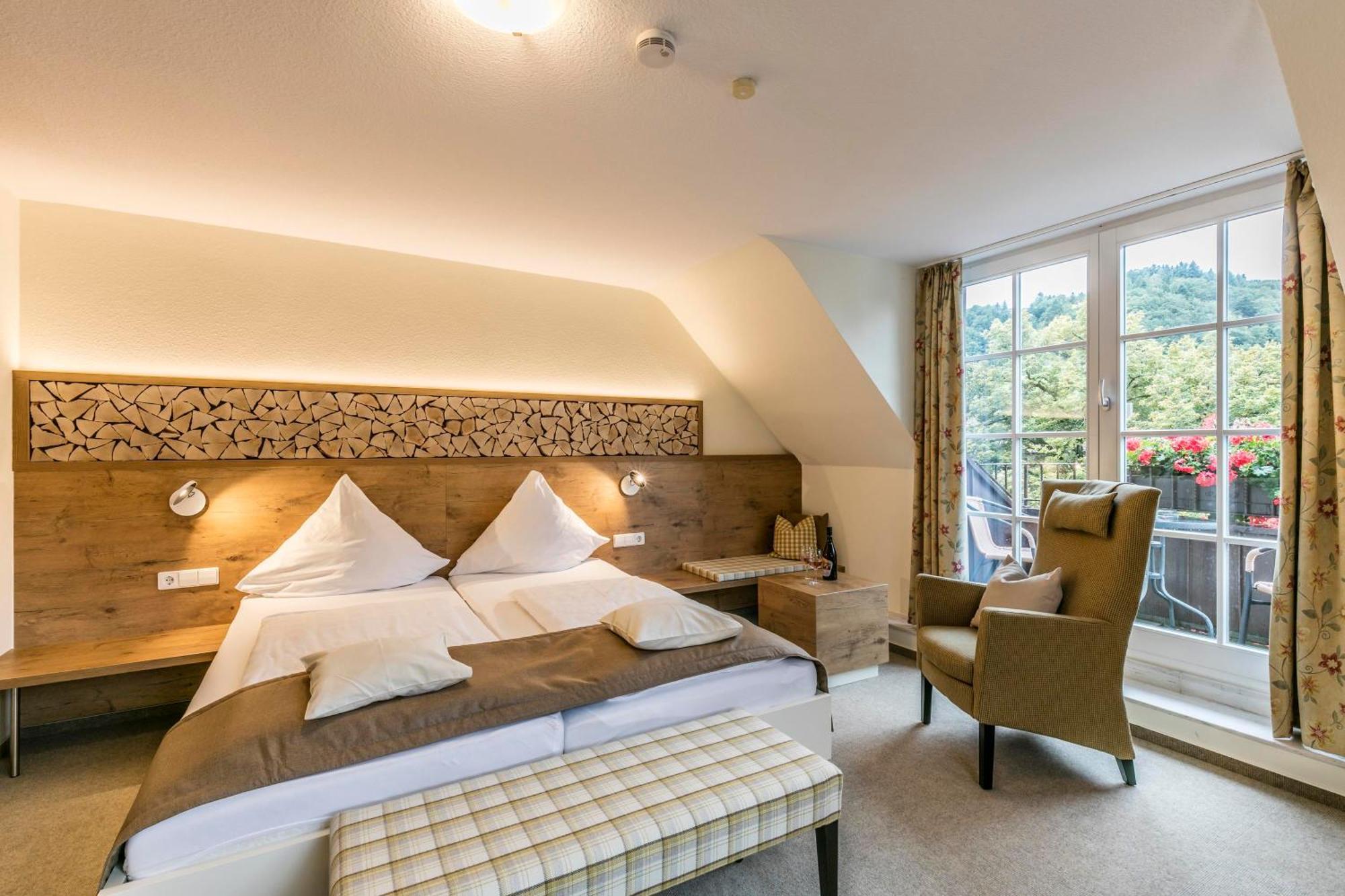 Hotel-Gasthaus Goldener Engel Glottertal Εξωτερικό φωτογραφία