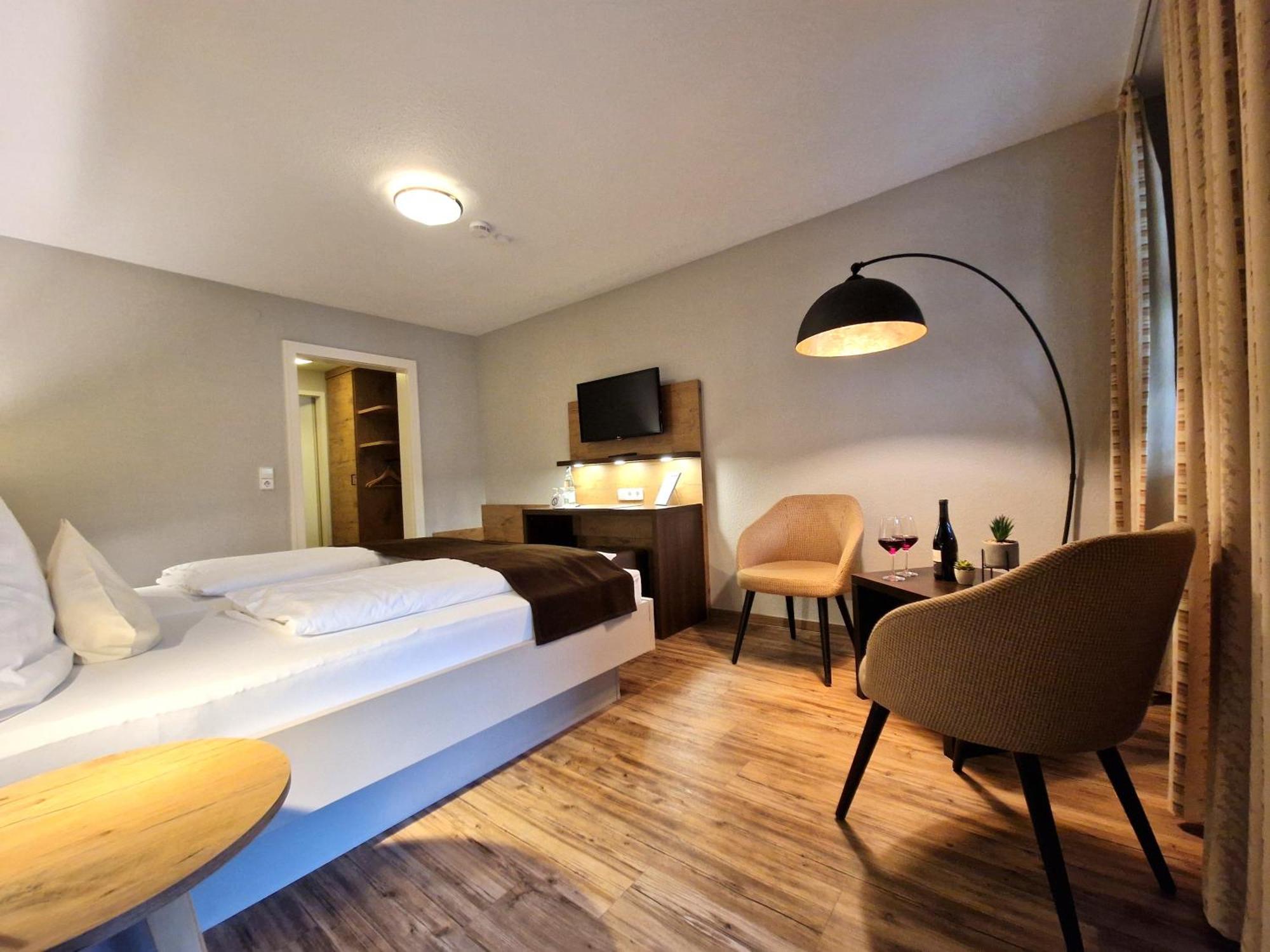 Hotel-Gasthaus Goldener Engel Glottertal Εξωτερικό φωτογραφία